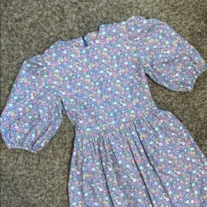 Vintage floral midi dress! 🌸